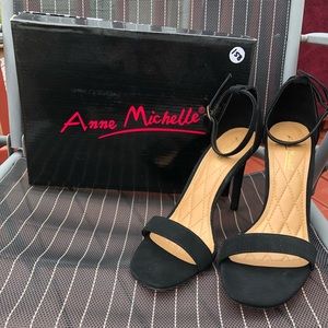 NWOT Anne Michelle Black Heels
